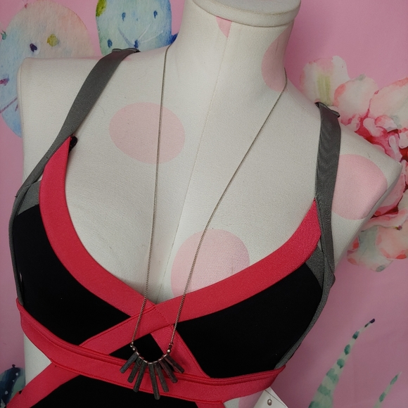 NEW 《 California Kisses 》 Black Cut Out Monokini One Piece Swim Dance Zip XL - Picture 15 of 16